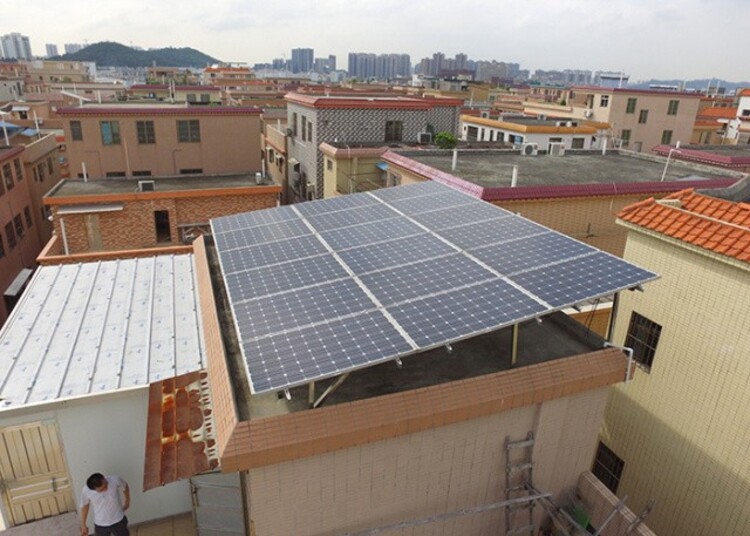 太陽(yáng)能光伏發(fā)電廠(chǎng)家，綠色能源的領(lǐng)跑者
