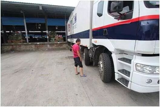 大車(chē)司機連續駕駛10小時(shí) 喝8瓶咖啡,大車(chē)司機連續駕駛10小時(shí)