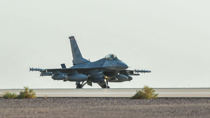 美空軍F-16戰機進(jìn)駐中東，地區安全局勢新動(dòng)態(tài)聚焦