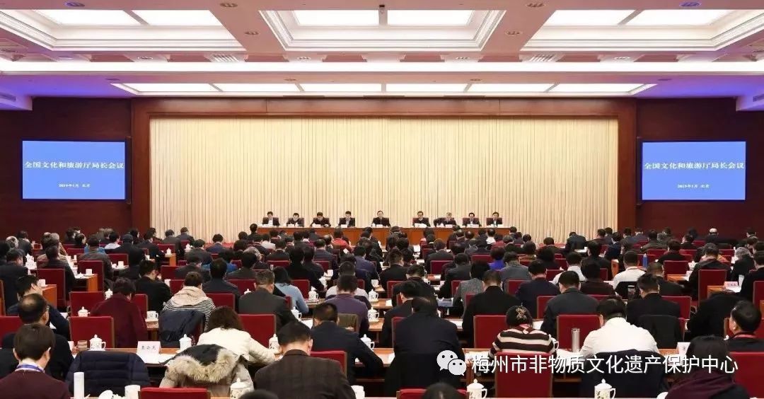 31日最新華語(yǔ)特色會(huì )議，聚焦行業(yè)前沿，探索華語(yǔ)趨勢的節目